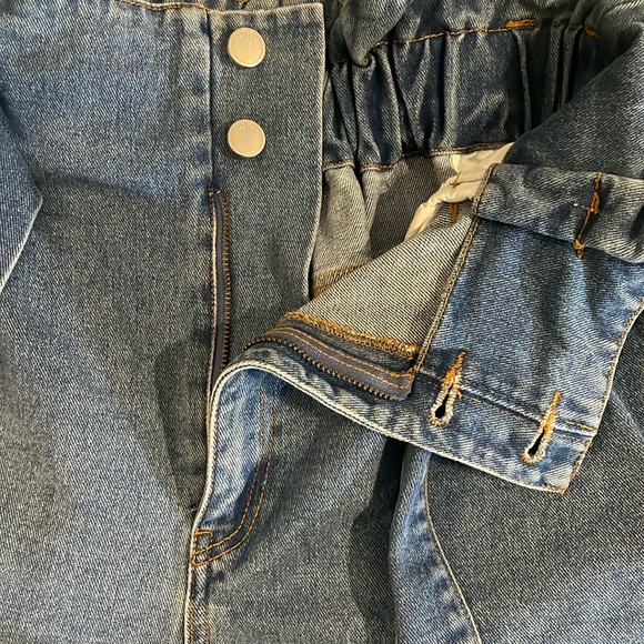 LOLË Talei Denim Stone Wash Paper Bag Waist Jean Shorts Size Medium - Picture 7 of 16